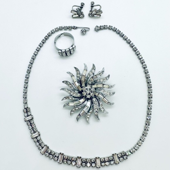 Vintage clear Baguette rhinestone jewelry lot - Picture 3 of 17